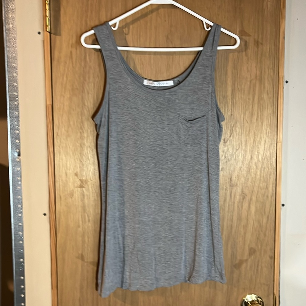 Women’s gray tank top sz S Max Studio preowned, good condition